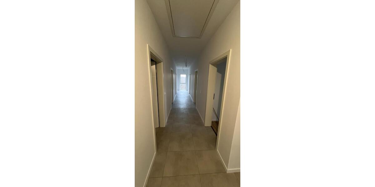 Dachgeschoßwohnung Edewecht - 5 Zimmer, 158 m&sup2;, 1.820&euro; | Angebot:25305525