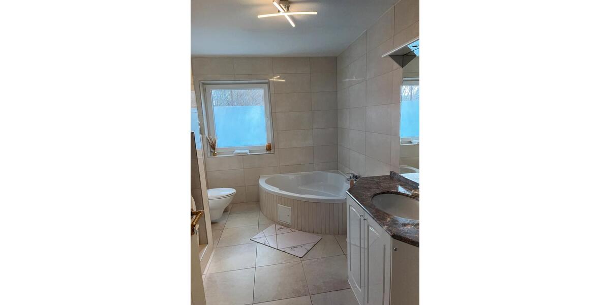 Erdgeschoßwohnung Ziemetshausen - 4 Zimmer, 109 m&sup2;, 1.600&euro; | Angebot:25376410