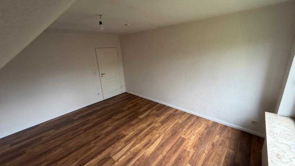 Dachgeschoßwohnung Hamburg Wandsbek - 3 Zimmer, 130 m&sup2;, 1.620&euro; | Angebot:26409655