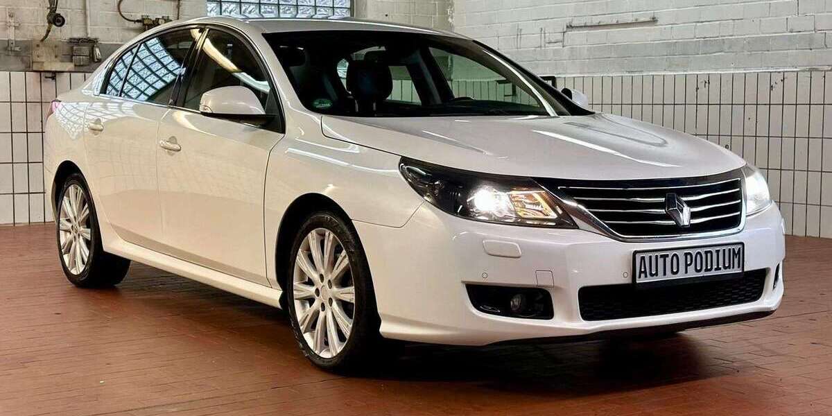 Renault Latitude 146.081 km 6.450 &euro; Köln 50969