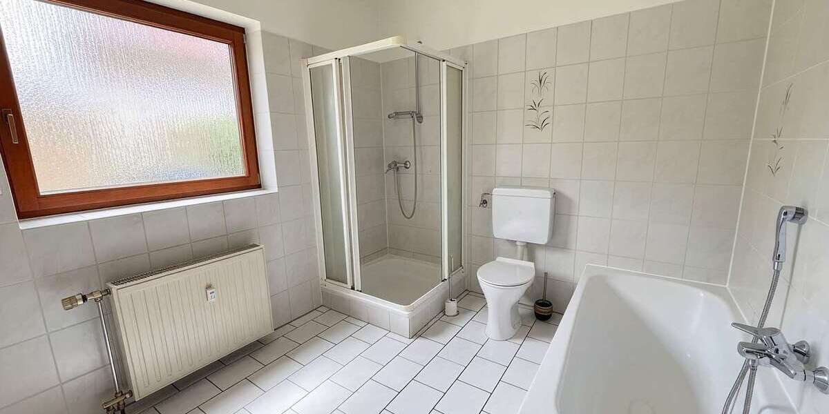 Schöne Doppelhaushälfte in Wehrheim mit zwei Wohnungen, Garten & Garage - Doppelhaushälfte Wehrheim | Angebot:27271153