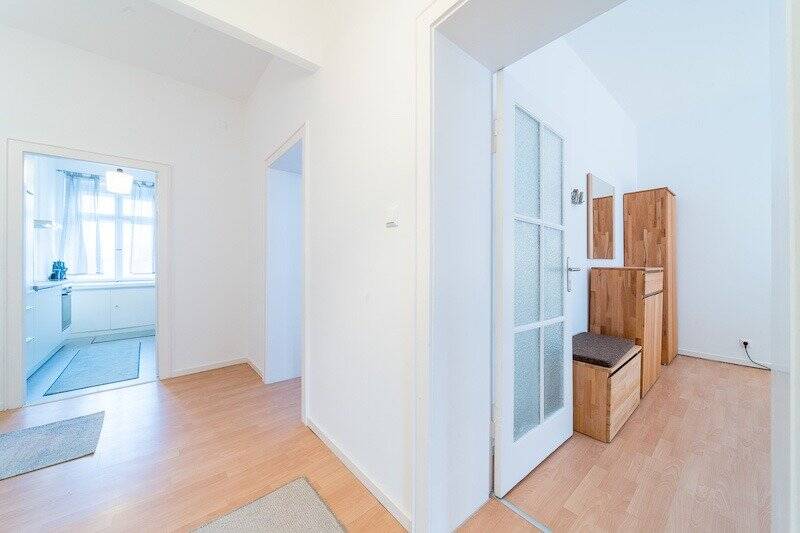 LuxusWohnung mit zwei Zimmern!