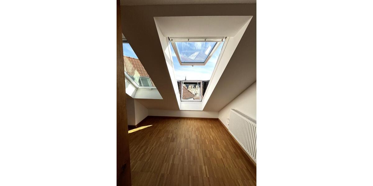 Dachgeschoßwohnung Erfurt - 2 Zimmer, 122 m&sup2;, 1.285&euro; | Angebot:25512316