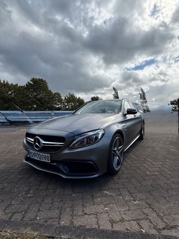 Mercedes-Benz C 63 AMG 84.900 km 37.490 € Helsa 34298