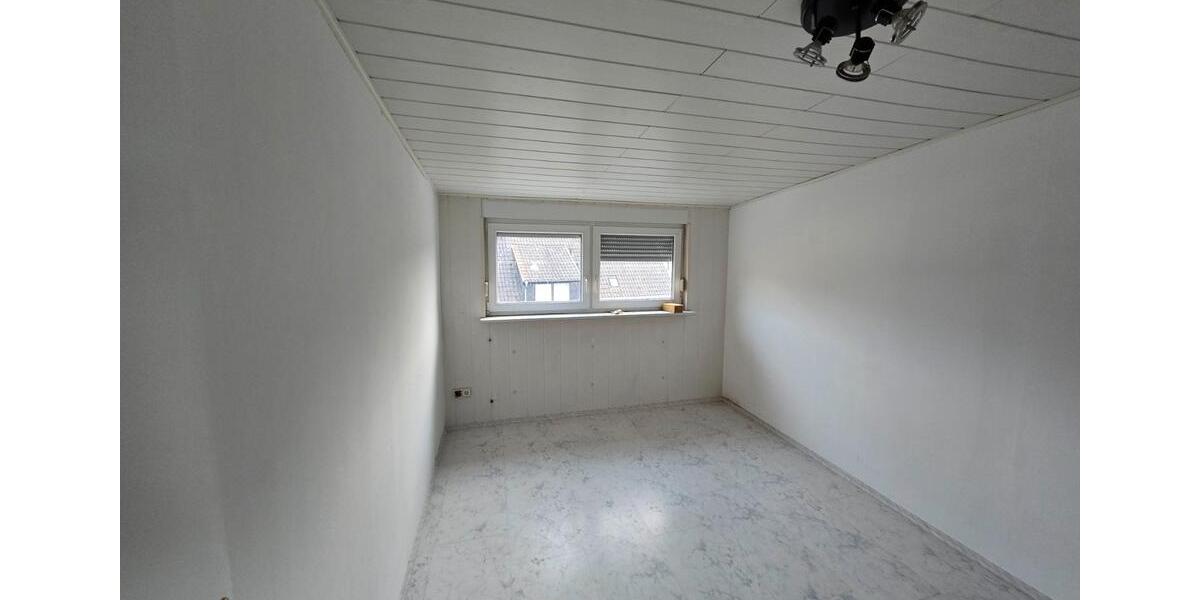 Etagenwohnung Saarbrücken Brebach-Fechingen - 5 Zimmer, 155 m&sup2;, 240.000&euro; | Angebot:26111977