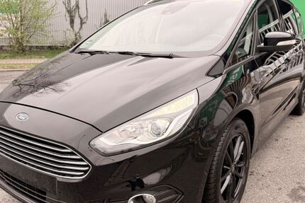 Ford S-Max 124.000 km 14.490 &euro; Fürth 90763