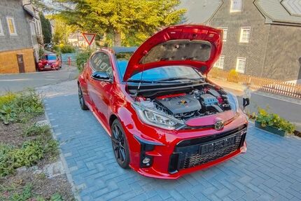 Toyota Yaris 4.800 km 41.990 &euro; Saalfeld 07318