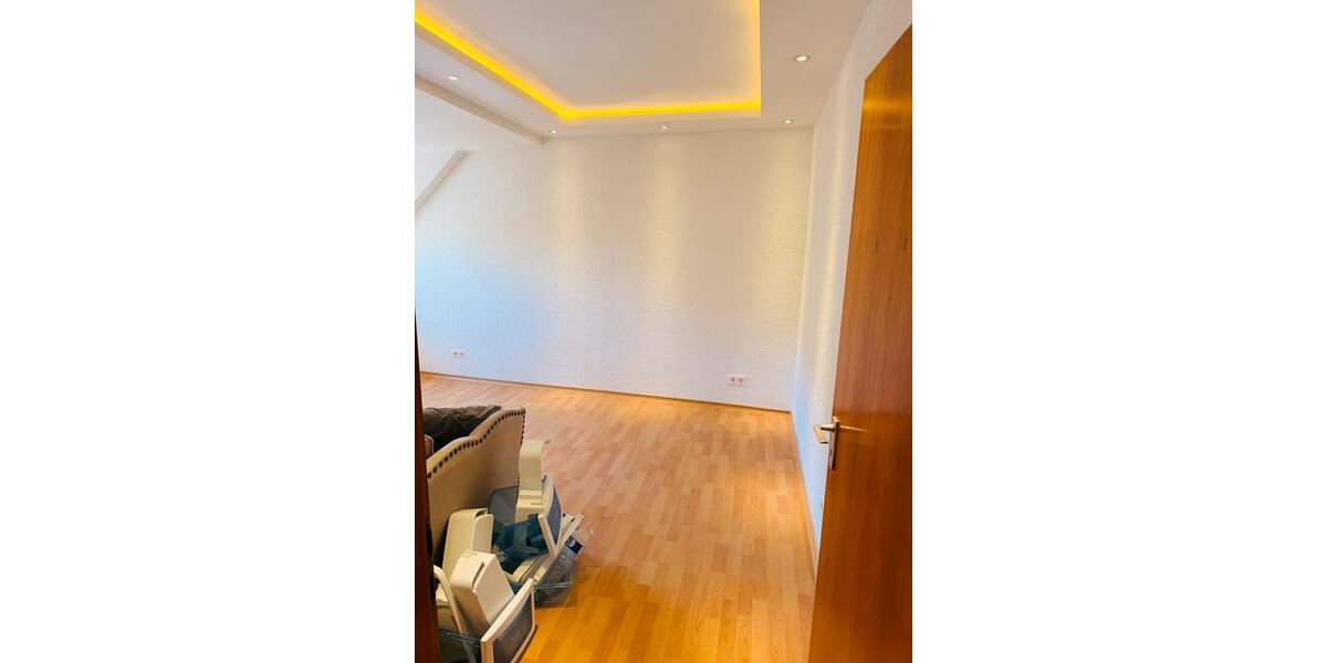 Dachgeschoßwohnung Schiffweiler - 3 Zimmer, 80 m&sup2;, 650&euro; | Angebot:26328117