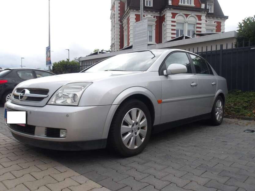 Opel Vectra 142.000 km 4.750 € Siegburg 53721