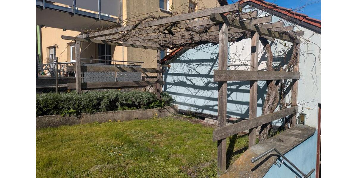 Doppelhaushälfte Ochsenfurt - 7 Zimmer, 196 m&sup2;, 540.000&euro; | Angebot:26297131