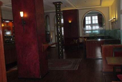 Hotel mit Gewerbefläche in Schweinfurt zimmer