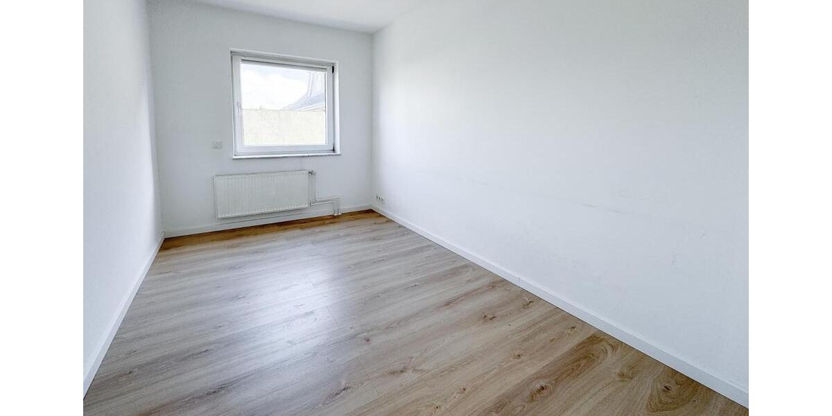 Charmante Mehrfamilien-Doppelhaushälfte mit Keller | Saniert 7 zimmer