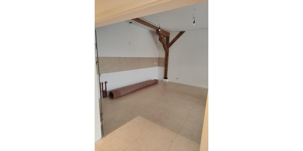 Erdgeschoßwohnung Güstrow - 5 Zimmer, 140 m&sup2;, 1.400&euro; | Angebot:26381991
