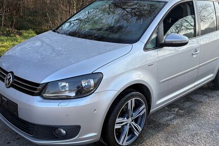 VW Touran 218.000 km 7.880 &euro; Knetzgau 97478