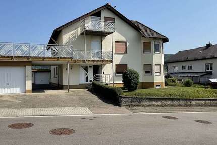 Haus zum Kaufen in Emmendingen 890.000 € 257.1 m² 9 zimmer