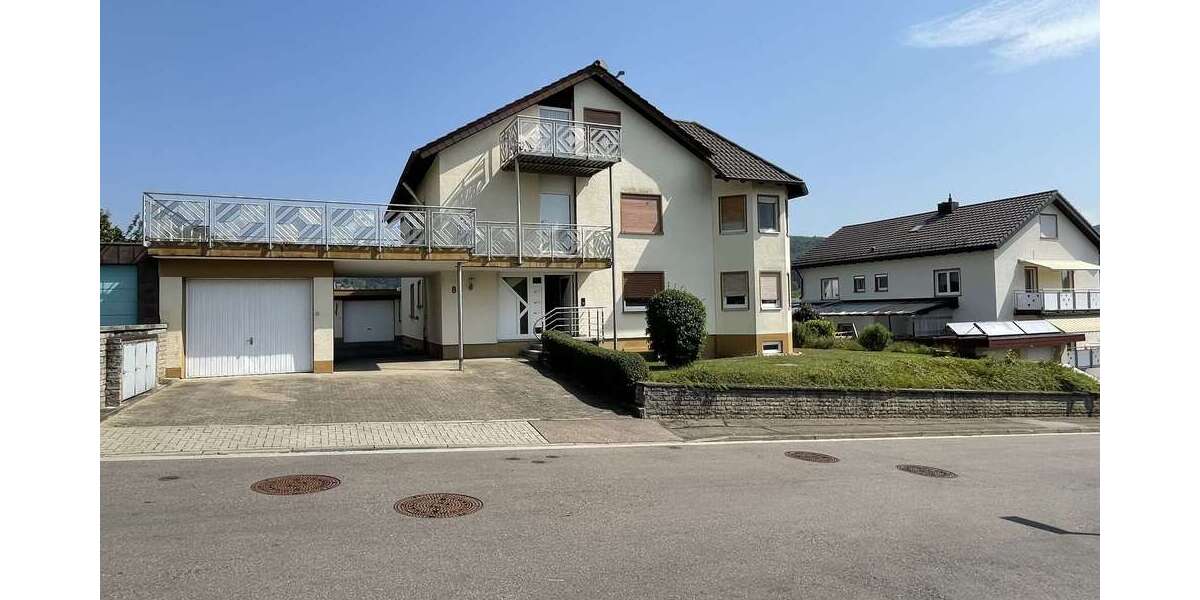 Haus zum Kaufen in Emmendingen 890.000 € 257.1 m² 9 zimmer