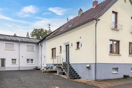 Seltene Gelegenheit: EFH mit großem Grundstück und Ausbaupotenzial im Herzen von Schwalbach 11 zimmer