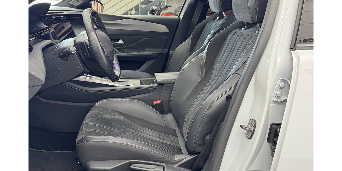 Peugeot 408 GT 130 PureTech EAT8 Focal Panodach 32.000 km 24.670 &euro; Lich 35423