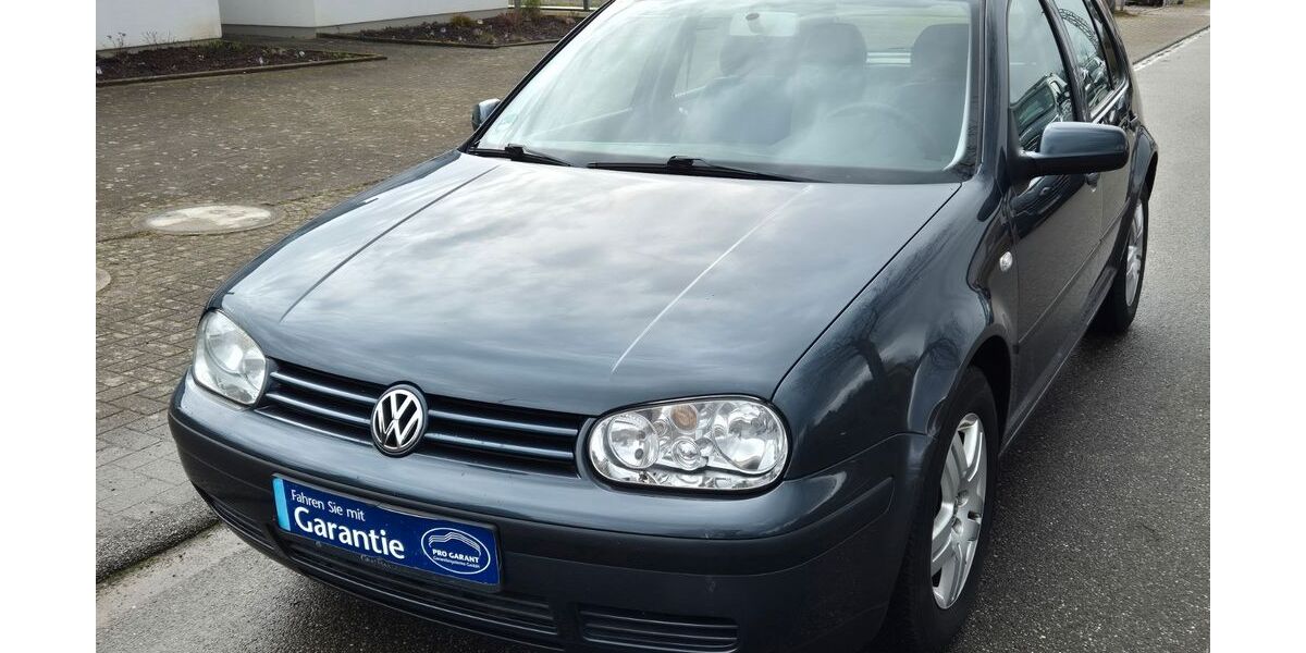 VW Golf 111.000 km 2.499 &euro; Kippenheim 77971