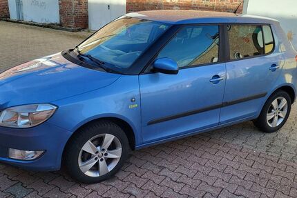 Skoda Fabia 245.000 km 2.450 &euro; Grevenbroich 41515