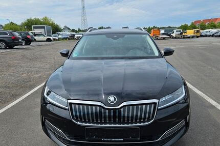 Skoda Superb 127.426 km 16.900 &euro; Berlin 12099