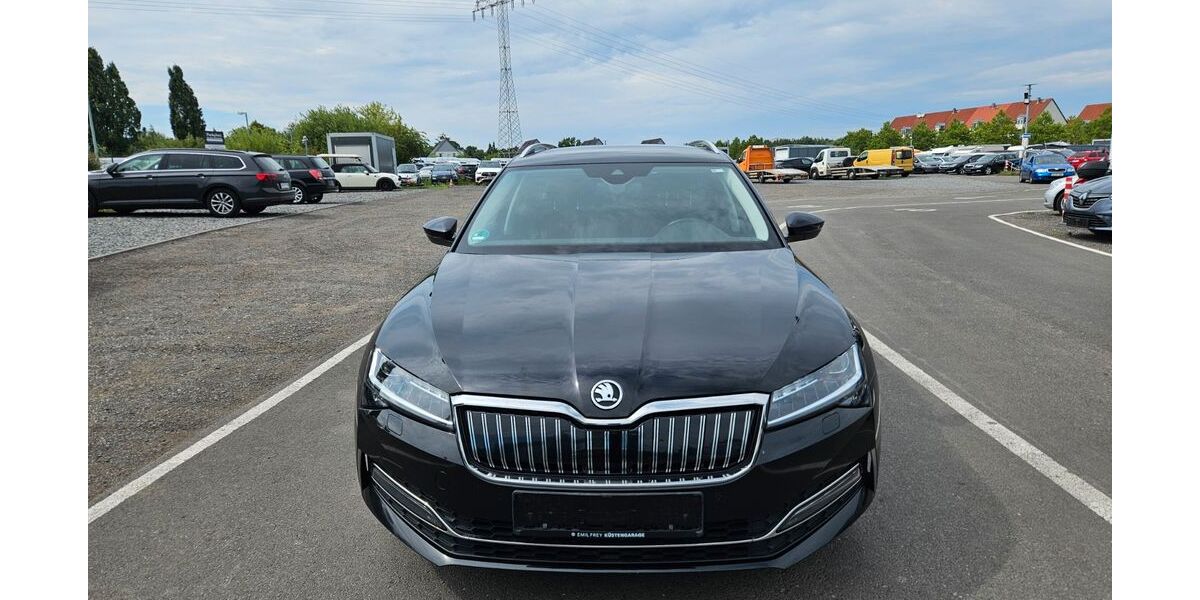 Skoda Superb 127.426 km 16.900 &euro; Berlin 12099