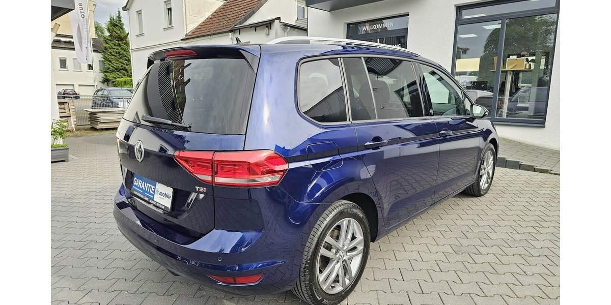 VW Touran 1.4 TSI Comfortline NAVI PANO LED AHK 69.950 km 21.490 &euro; Löhne 32584