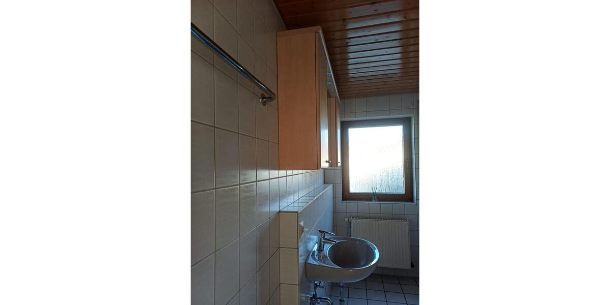 Dachgeschoßwohnung Brackenheim - 3.5 Zimmer, 102 m&sup2;, 320.000&euro; | Angebot:24373829