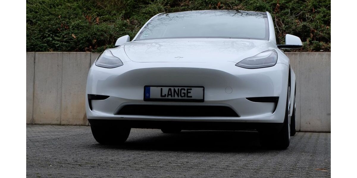 Tesla Model Y 35.039 km 33.780 &euro; Köln 50996