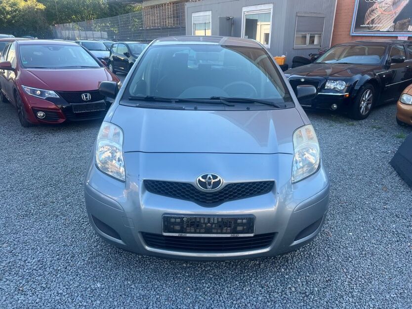 Toyota Yaris 223.000 km 2.190 € Hamburg 20537