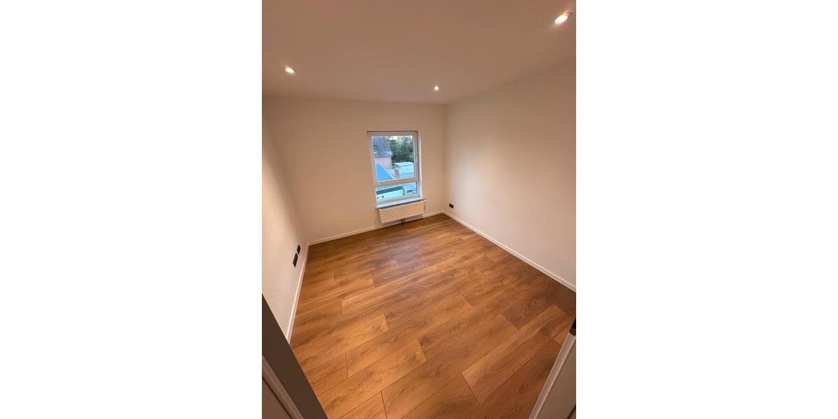 Einfamilienhaus Seevetal Hagolt - 10 Zimmer, 265 m&sup2;, 3.750&euro; | Angebot:26284229