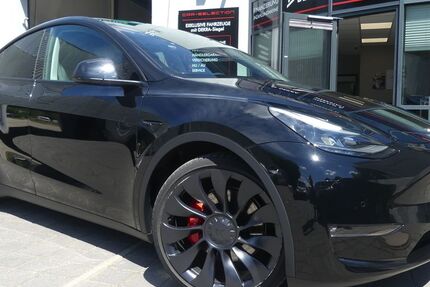 Tesla Model Y 24.665 km 39.800 &euro; Berlin 13156