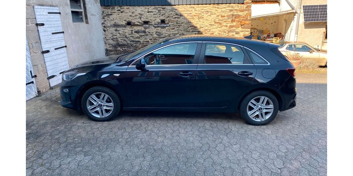 Kia ceed / Ceed 94.000 km 13.500 &euro; Gamlen 56761
