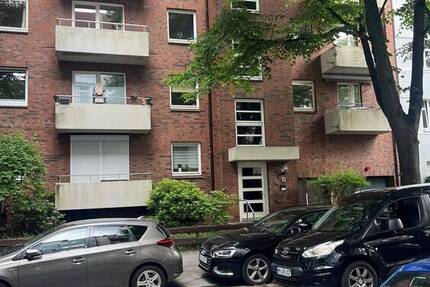 Zentrale Wohnlage, ruhige Umgebung. Endetage mit Balkon und TG-Stellplatz