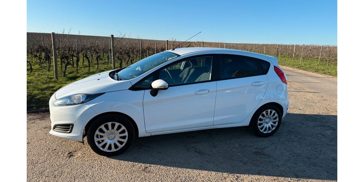 Ford Fiesta 58.737 km 5.149 &euro; Gau-Odernheim 55239
