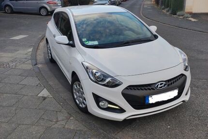 Hyundai i30 113.162 km 6.100 &euro; Köln 50676