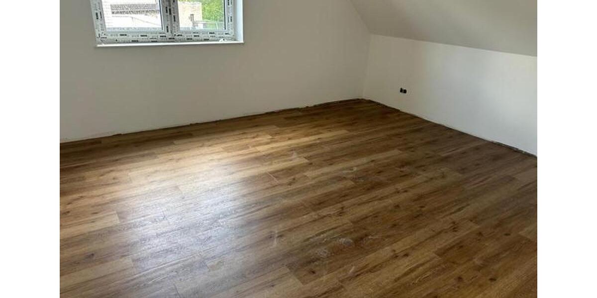 Dachgeschoßwohnung Barßel - 4 Zimmer, 100 m&sup2;, 1.090&euro; | Angebot:26006641