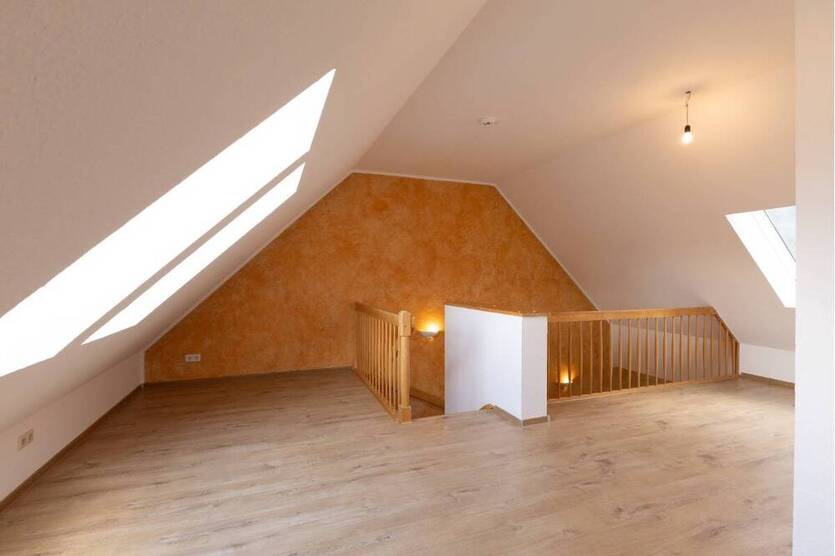 Den Wald direkt vor der Tür! DG-Wohnung in Neuseddin