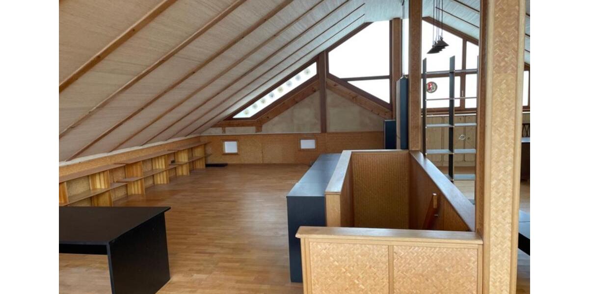 Villa Gerlingen - 3 Zimmer, 200 m&sup2;, 3.500&euro; | Angebot:25018716