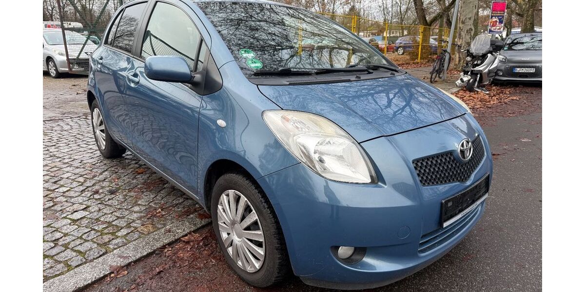 Toyota Yaris 102.000 km 4.980 &euro; Berlin 12109