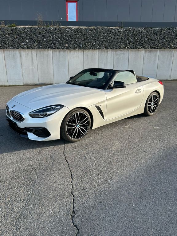 BMW Z4 66.190 km 31.999 € Urbach 56317