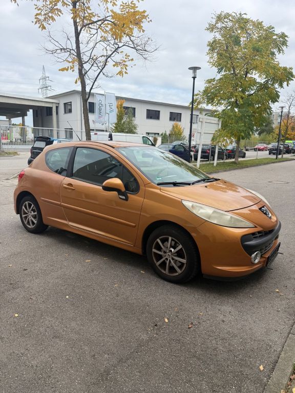 Peugeot 207 146.000 km 1.250 € münchen 81241