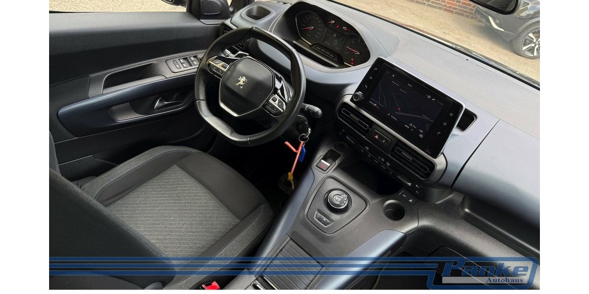 Peugeot Rifter Allure L1 EAT8 *Pano*TotW*PDC*Carpl*5Sitz 114.618 km 14.990 &euro; Berlin 13187