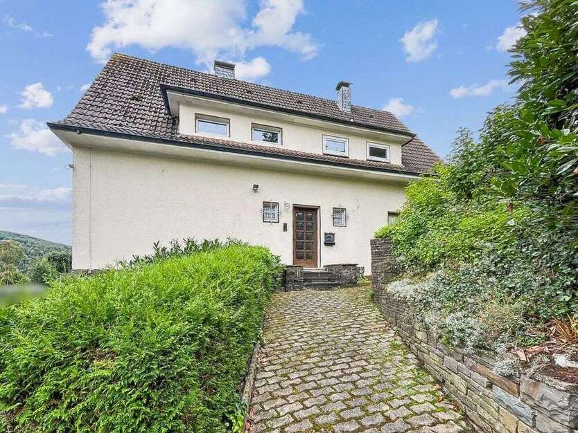 Haus zum Kaufen in Gummersbach 199.000 € 176 m² 7 zimmer