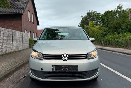 VW Touran 340.000 km 2.900 &euro; Westoverledingen 26810