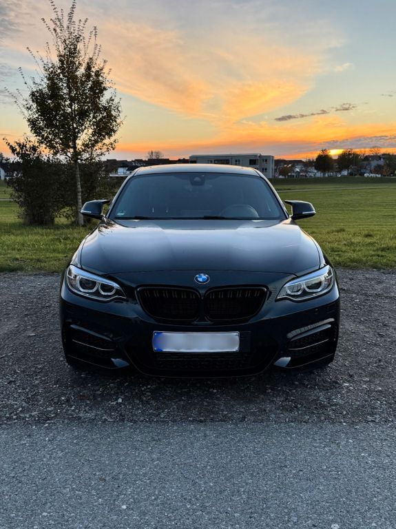 M235