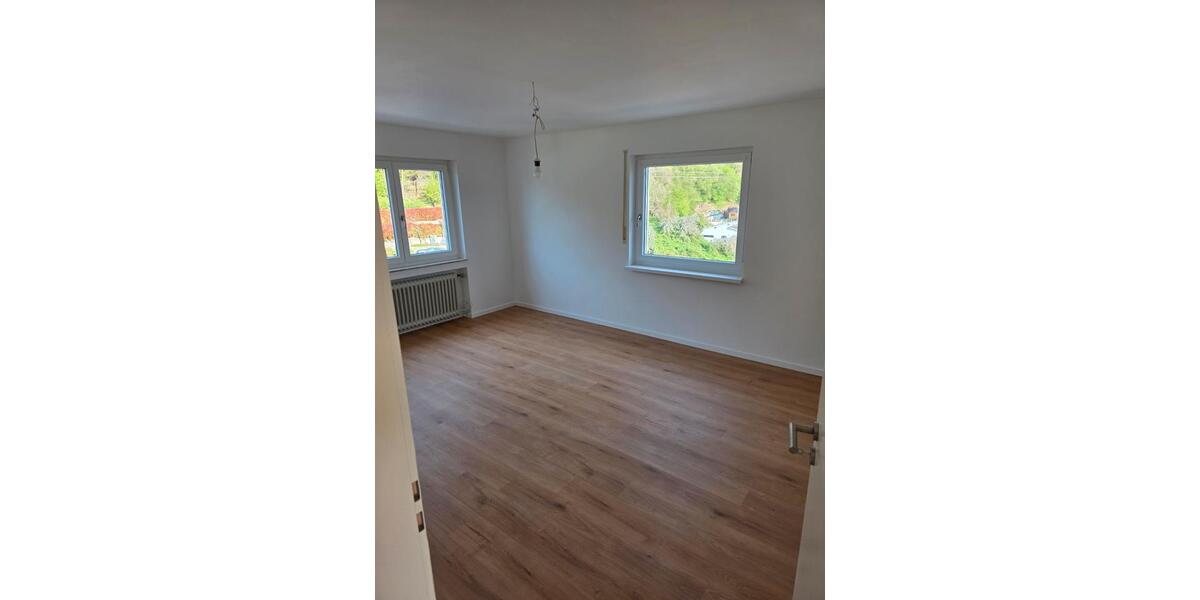 Etagenwohnung Gernsbach - 3 Zimmer, 80 m&sup2;, 1.000&euro; | Angebot:26398194