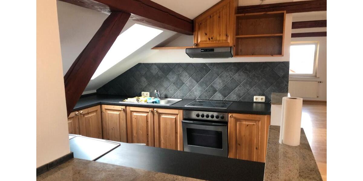 Schöne Dachwohnung für Single (offener Wohnbereich) 2 zimmer