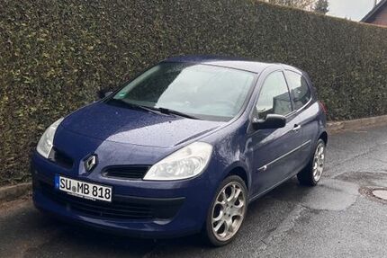 Renault Clio 136.000 km 1.690 &euro; Neunkirchen-Seelscheid 53819