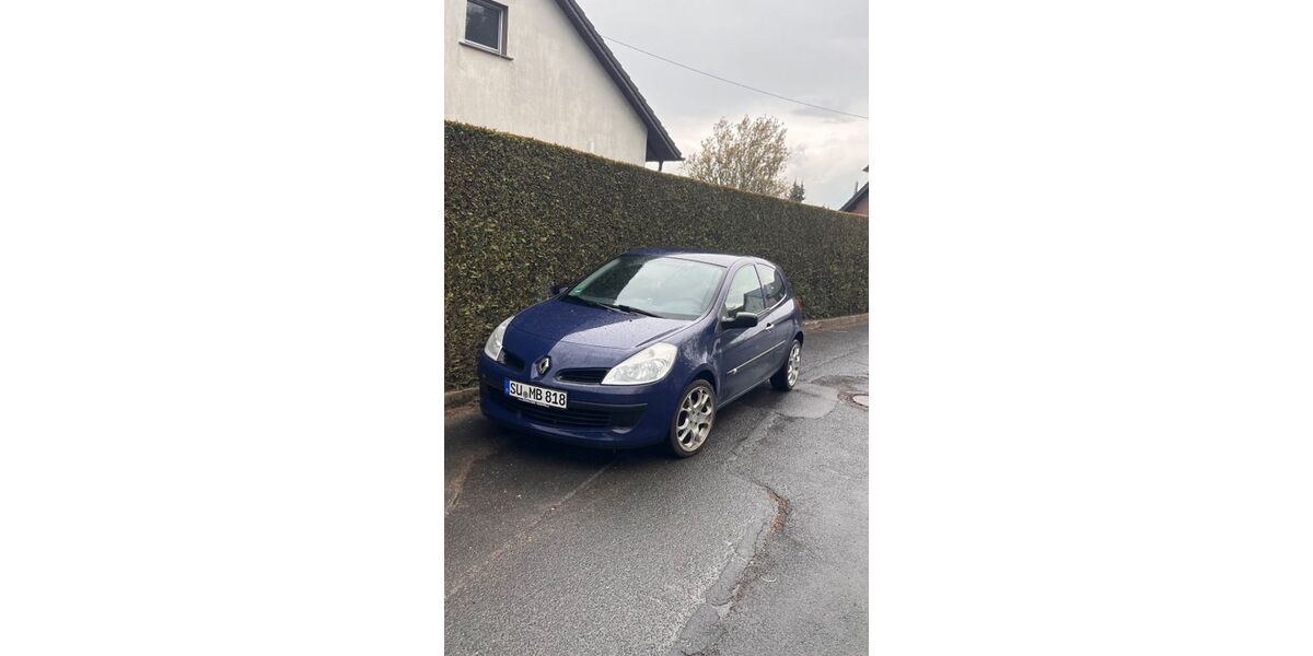 Renault Clio 136.000 km 1.690 &euro; Neunkirchen-Seelscheid 53819